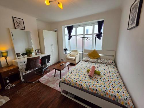 Clapham 1, London