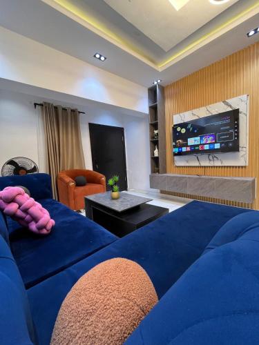 2bedroom apartment near airport with pool and rooftop access – khách sạn tại Kosofe
