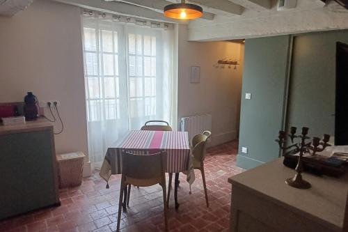 設施, Logis La Vachère (Logis La Vachere) in 阿瓦隆