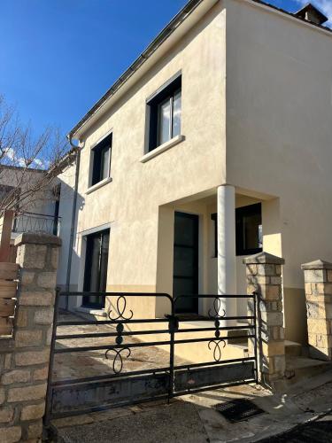 Maison de village, jardin, vue Pyrénées - 8 pers (Maison de village, jardin, vue Pyrenees - 8 pers) in Montreal (Languedoc-Roussillon)