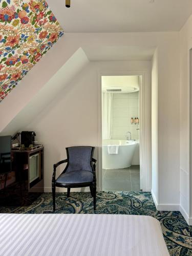 room detail thumbnail 0