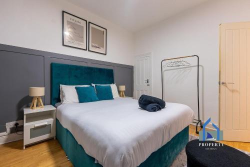 Modern Townhouse-Free Parking-Game Room-W-iFi, Manchester