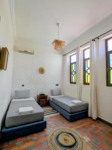 Las Palmeras Guest House - main image