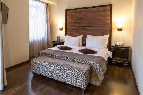 Europa Royale Bucharest - image 4