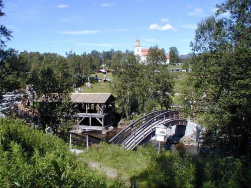 Tuvākā izklaides vieta, Sörmons Stugby (Sormons Stugby) in Ljungdalen