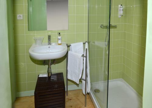 Dukes Corner Guest House - image 10