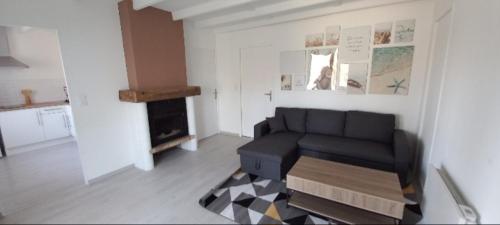 Maison en bord de Saône (Maison en bord de Saone) in Laperriere-sur-Saone