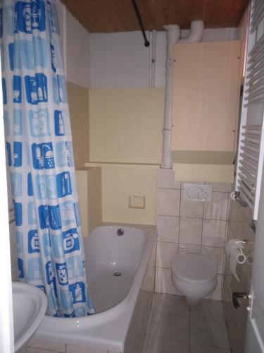 Chambre A 1er étage (Chambre A 1er etage) in Biel