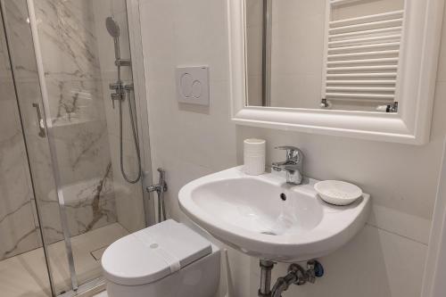 Colosseo Guest House - image 40