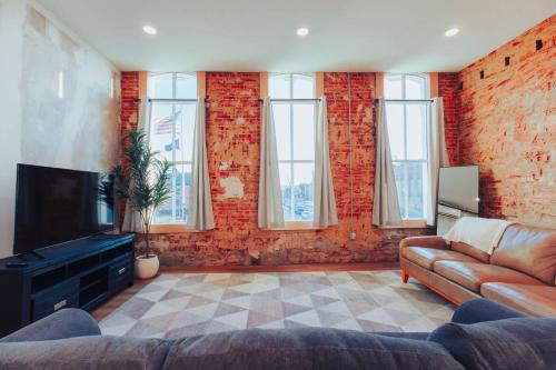 American Hall - Kaufman Suite - image 14