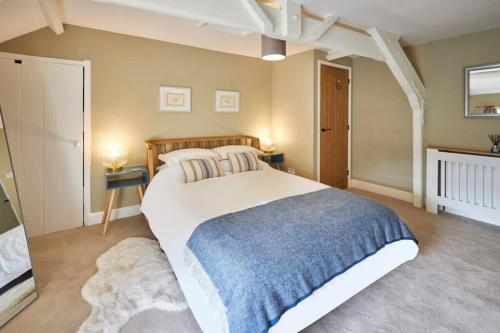 Guestroom, North Cottage - North East Escapes in Newbrough