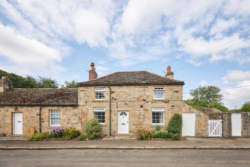 Exterior view, North Cottage - North East Escapes in Newbrough