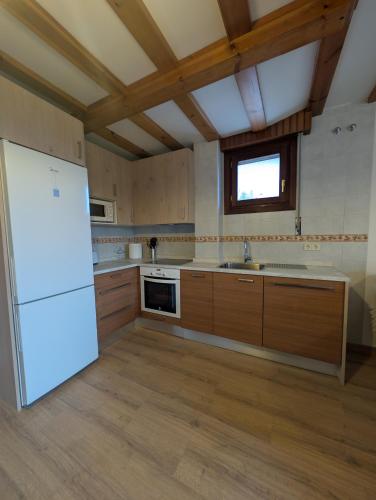 virtuve, Apartamentos La Mata El Rasillo in El Rasillo de Cameros