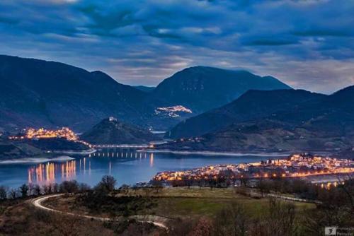 Viesnīcas āriene, Stanza con terrazzo vista lago LAKEHOLIDAY IT in Castel Di Tora