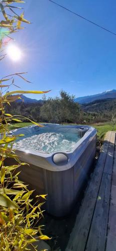 Villa Férus Piscine chauffée chambres d'hôtes chambre d'hôte Propiac