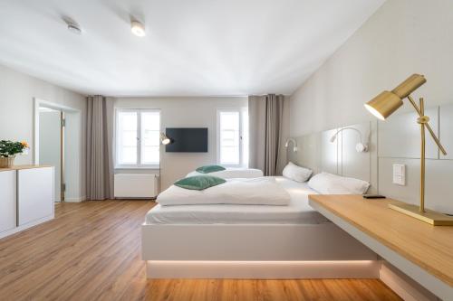 1 queen bed