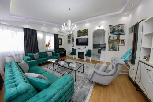 Emerald Elegant Residence