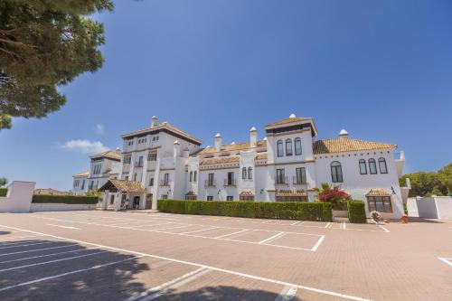 Hotel El Cortijo Matalascañas - image 35