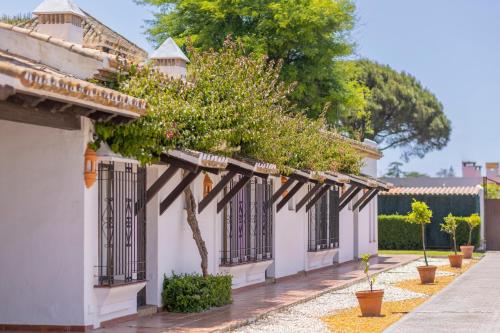Hotel El Cortijo Matalascañas - image 28