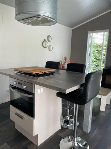 Cocina, Chalet op Camping in het Drents Friese Wold in Wateren