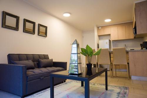 Terrace Vibe Chic Apartment Steps from Metro