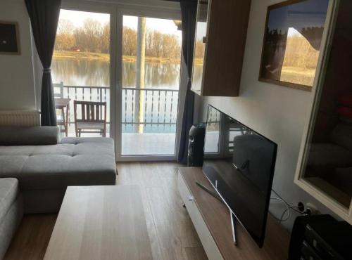 Lotus Pearl Lake Retreat Apartments in Repas