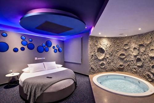 . V Hotel