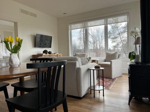 Iekārtas, Escape the noise and unwind at the Bluebird Guest House in Graftona (ON)