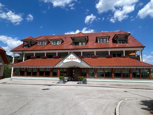 Зовнішній вигляд готелю, Apartma Valerija in Жреце