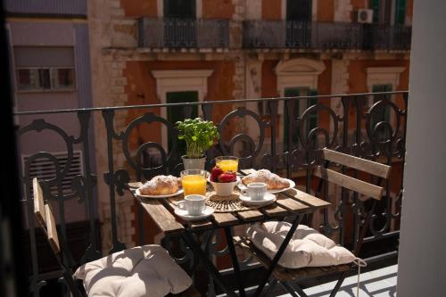  Elegant apartment few steps from Bari´s heart by Pausa Stays in Bari