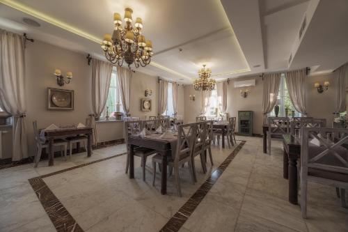 Orient Palace - image 21