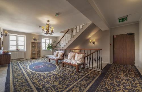Orient Palace - image 33