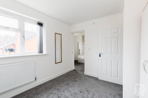 Birmingham Estate I By Prime Stays - image 10