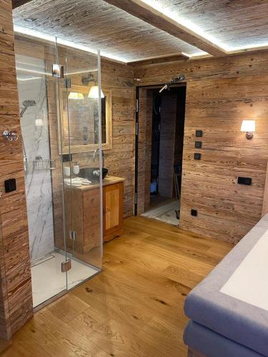 Das Kitz - Chalet Steuerberg Kitzbühel Room Type - King Room with Mountain View