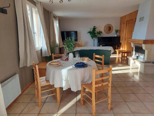 Létesítmények, Appartement 2 chambres rez-de-jardin in Feissons-sur-Salins
