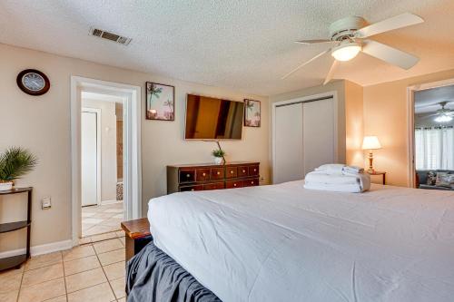 Spacious Charleston Home Only 3 Mi to Folly Beach - image 17