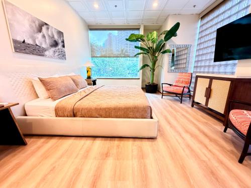 Luana Waikiki Hotel and Suites 1