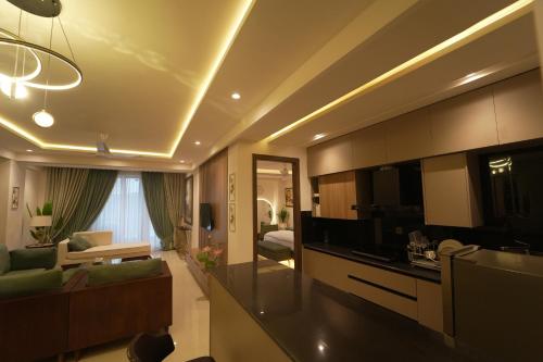 LMY Premium Serviced Apartments Murree Expressway with Monal Park Ridge Tower - image 13