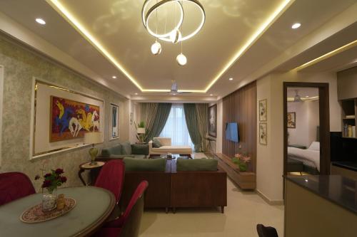 LMY Premium Serviced Apartments Murree Expressway with Monal Park Ridge Tower - image 11