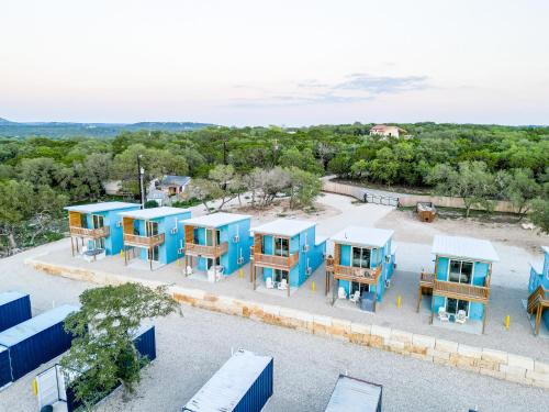 The Container Retreat - 1A.. in Canyon Lake (TX)
