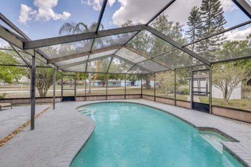 Modern Wimauma Family Home with Private Pool and Yard! in Sun City Center, Vereinigte Staaten von Amerika