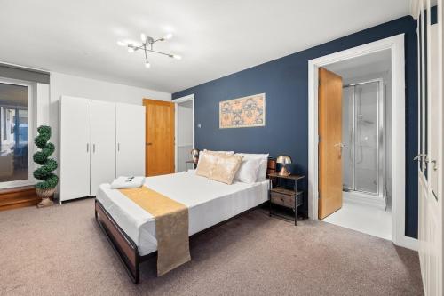 E14 -Spacious 2Bed Flat Sleeps 5 - O2 Arena Views