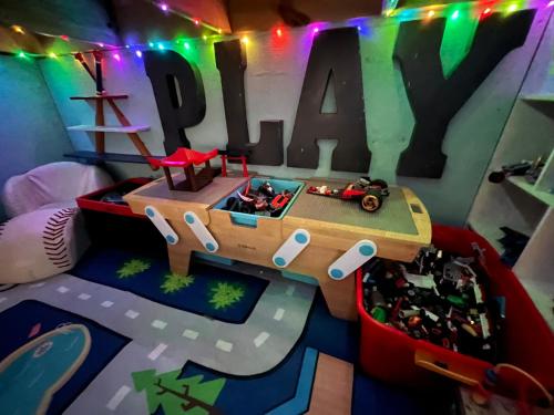 Croom Ultimate Glamping Stay & Play in Бруксвил, Флорида