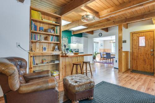 Cozy Ashford Home - 5 Mi to Rainier Nat'l Park! in Ashford (WA)