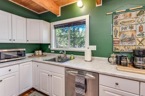 Cozy Ashford Home - 5 Mi to Rainier Natl Park! - image 14