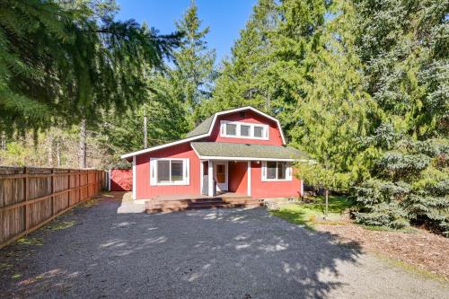 Cozy Ashford Home - 5 Mi to Rainier Natl Park! - main image