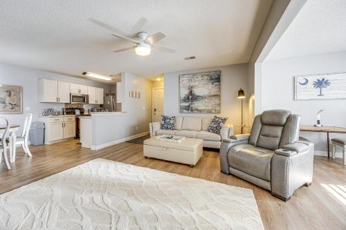 4 Mi to Brookgreen Gardens: Murrells Inlet Condo – khách sạn tại Murrells Inlet