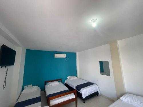 1 double bed, 2 twin beds, 1 bunk bed