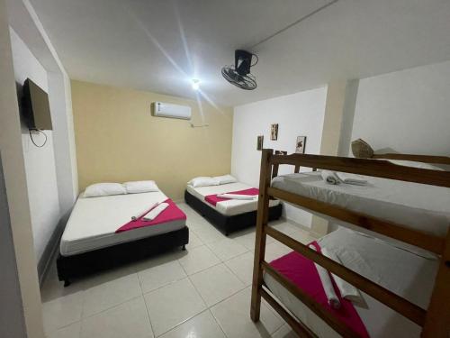 1 double bed, 2 twin beds, 1 bunk bed