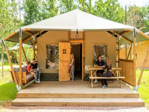 Luxuszelt im Serengeti Park in Hodenhagen, Deutschland